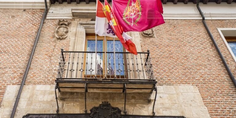 La Diputación resuelve más de 1 millón de euros destinados a empleo y autoempleo, accesibilidad de edificios municipales y la adquisición de desfibliladores