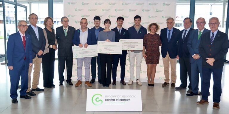 La Asociación Contra el Cáncer en Valladolid celebra su Acto Institucional con la entrega de sus Ayudas de Investigación y los Galardones 2025