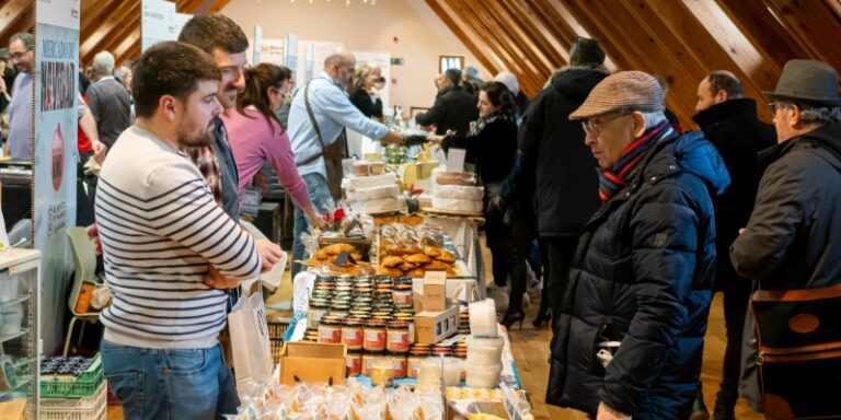 11.320 personas visitan el V Mercado de Navidad y III Salón del Vino de Alimentos de Valladolid