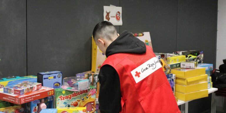 Cruz Roja Juventud entrega más de 800 juguetes para niños y niñas en la provincia vallisoletana